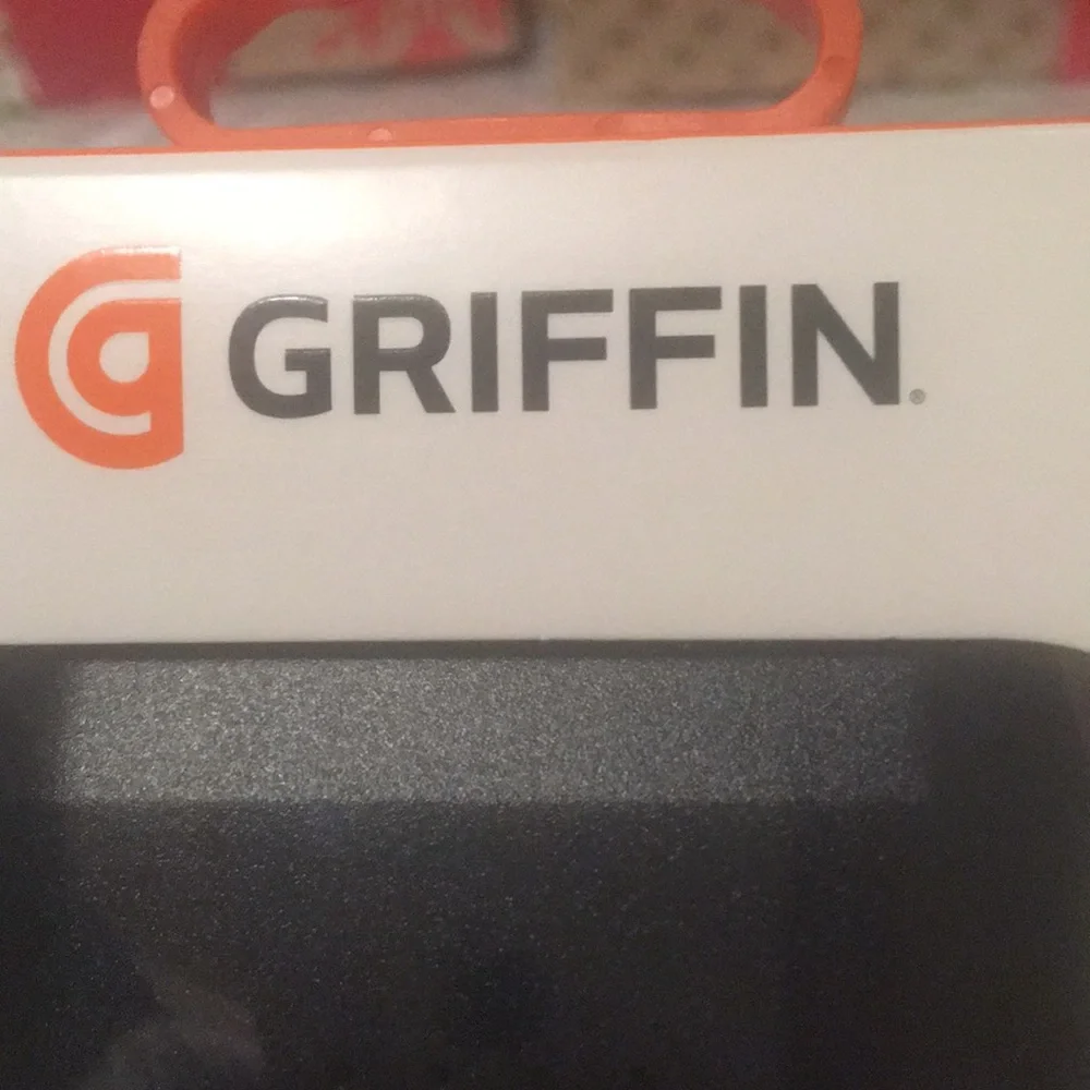 Griffin Reserve Power Bank's capacity & charging capability 9,000 mAh 3.6 Extra